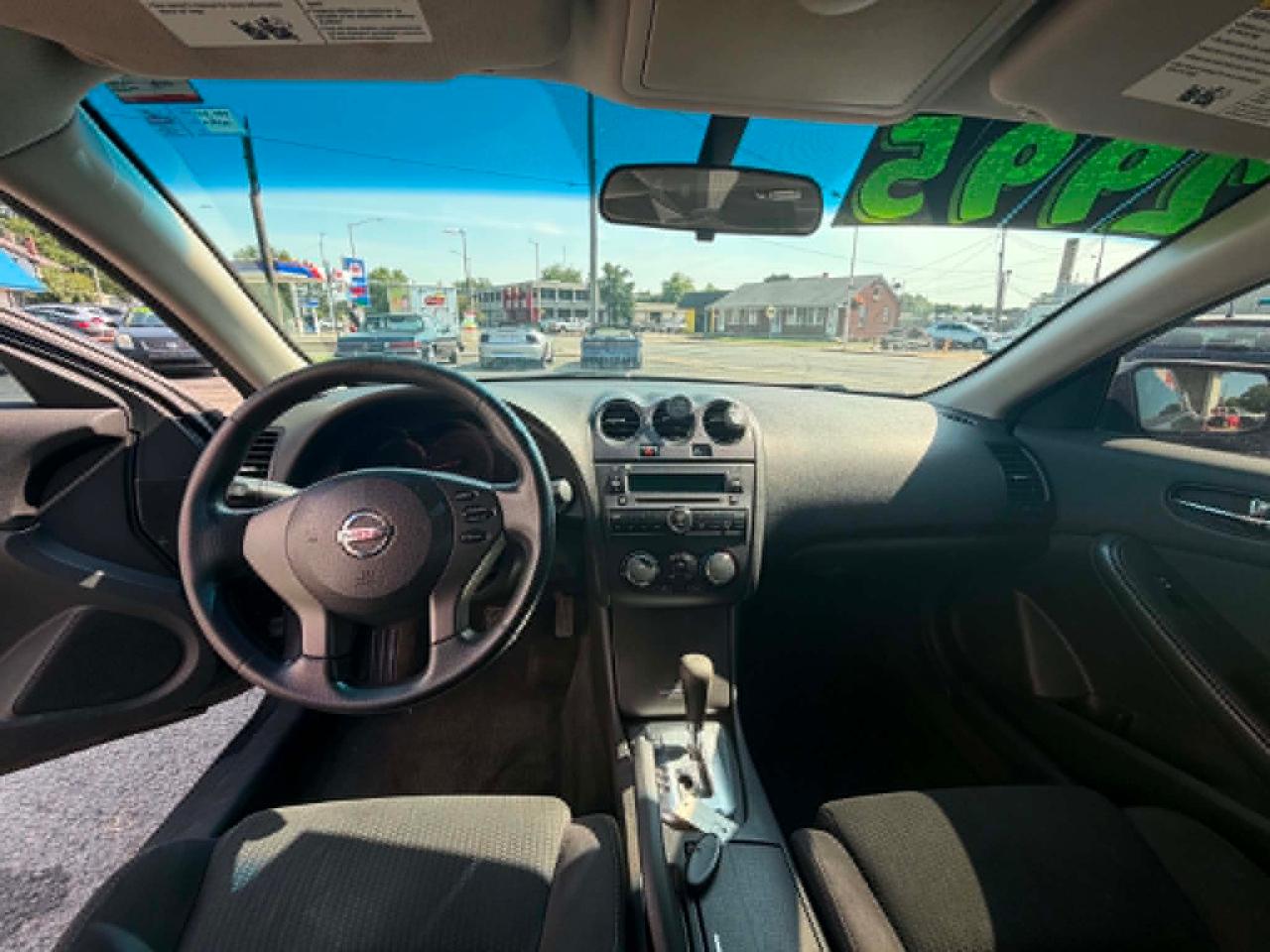 Nissan Altima 2.5 S CVT Coupe 2012