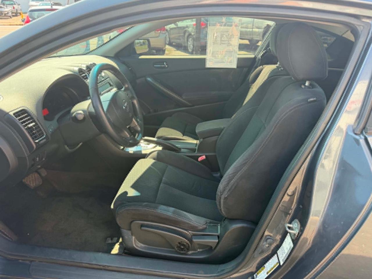 Nissan Altima 2.5 S CVT Coupe 2012