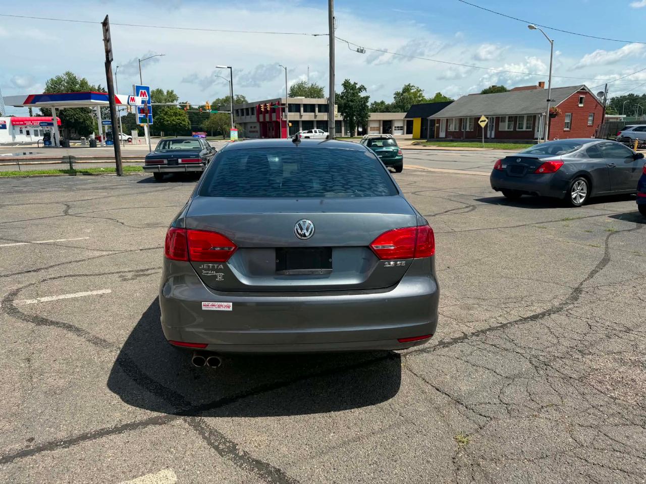 Volkswagen Jetta SE PZEV 2011