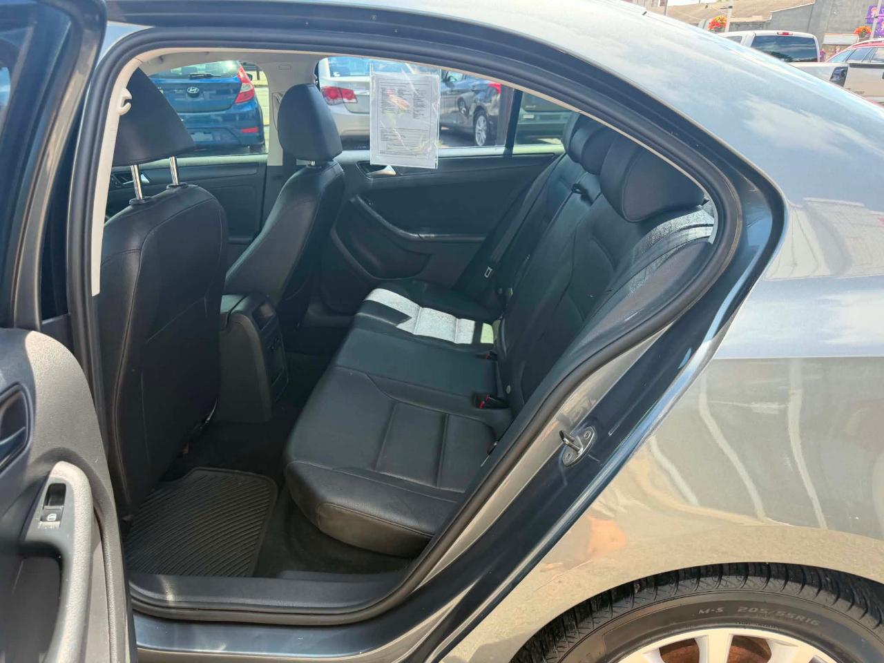 Volkswagen Jetta SE PZEV 2011