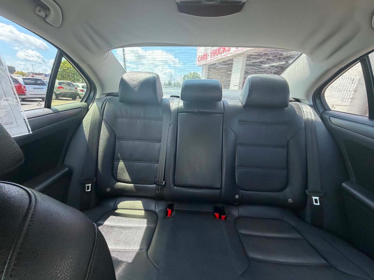 Volkswagen Jetta SE PZEV 2011