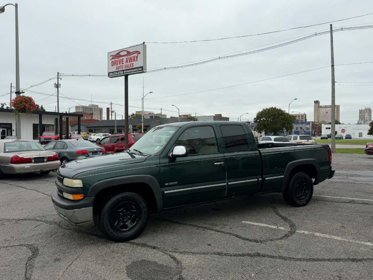 Chevrolet Silverado 1500 Ext. Cab Short Bed 2WD 2002