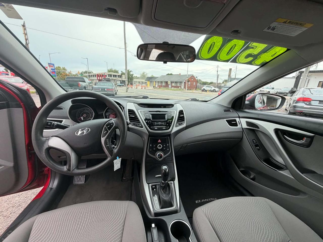 Hyundai Elantra SE 6AT 2016