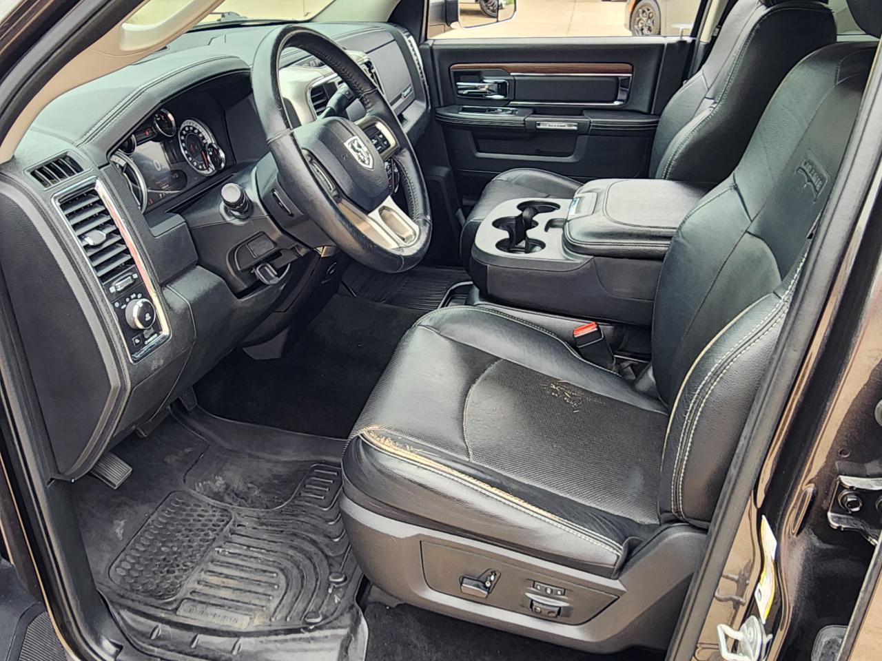 RAM 3500 Laramie Crew Cab LWB 4WD DRW 2016