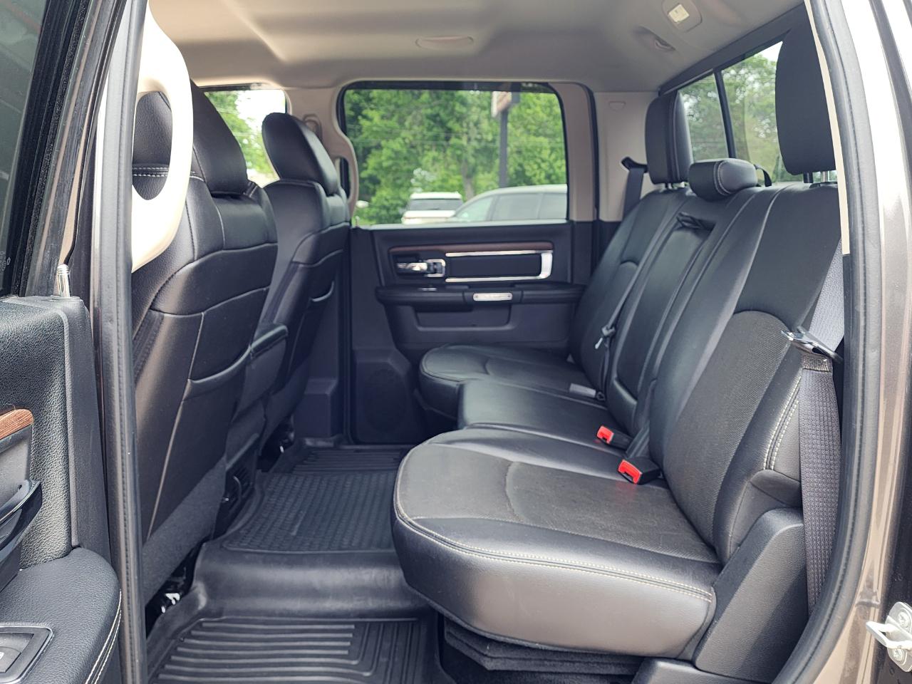 RAM 3500 Laramie Crew Cab LWB 4WD DRW 2016