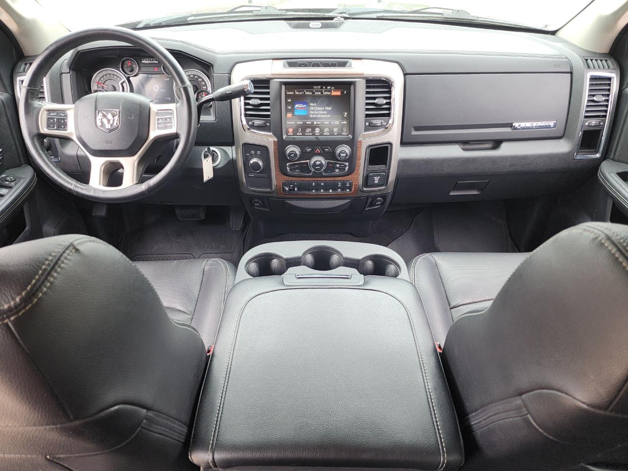 RAM 3500 Laramie Crew Cab LWB 4WD DRW 2016