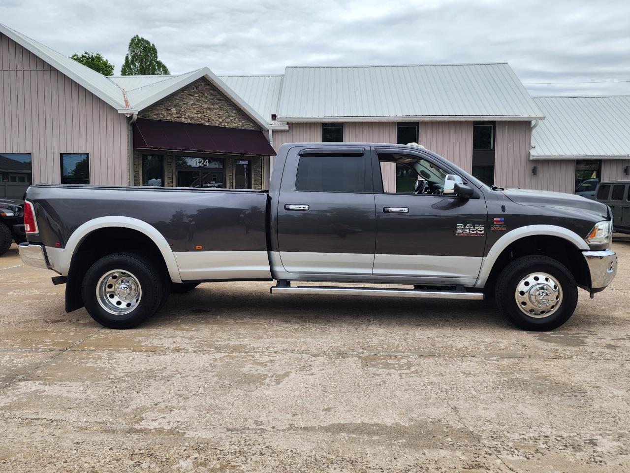 RAM 3500 Laramie Crew Cab LWB 4WD DRW 2016