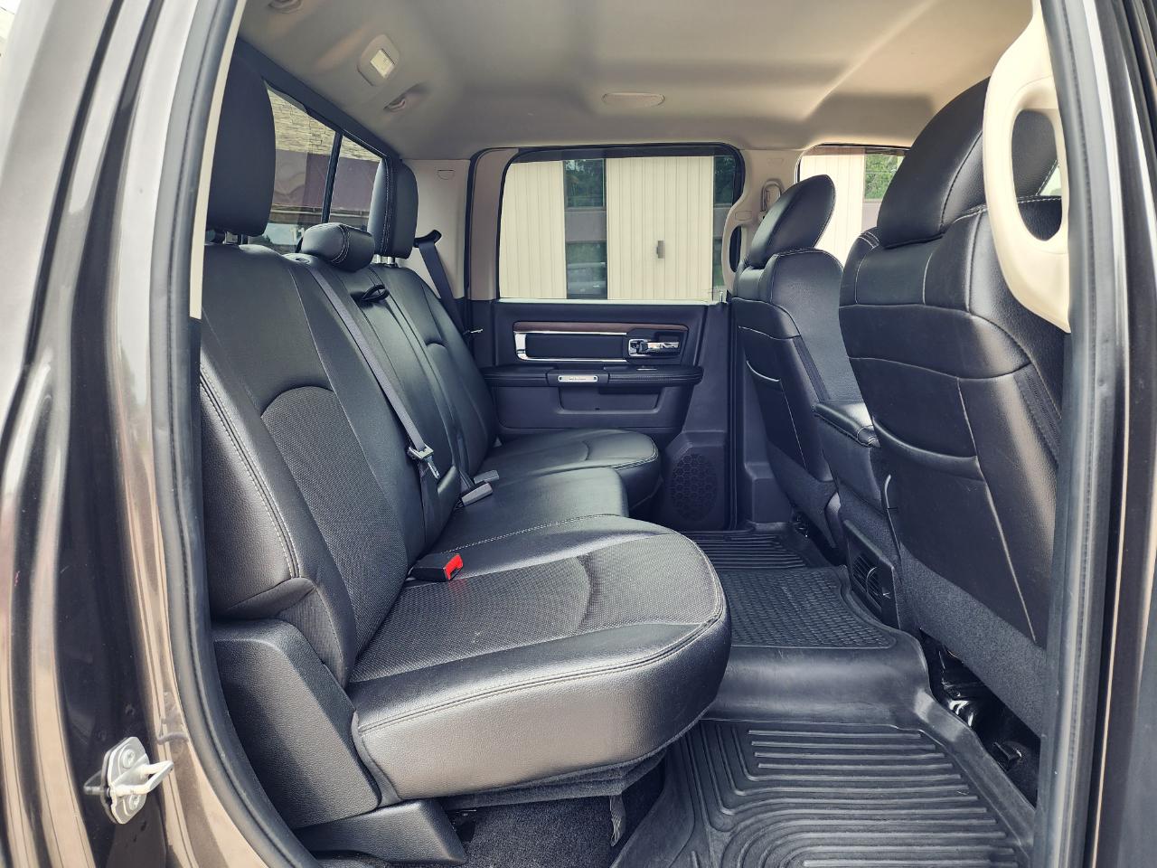 RAM 3500 Laramie Crew Cab LWB 4WD DRW 2016