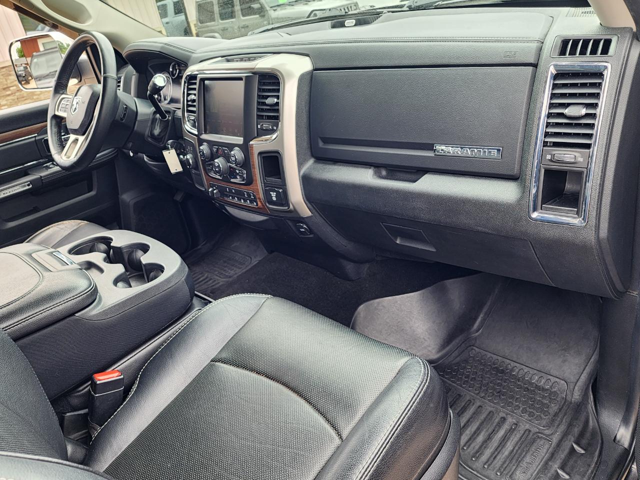 RAM 3500 Laramie Crew Cab LWB 4WD DRW 2016