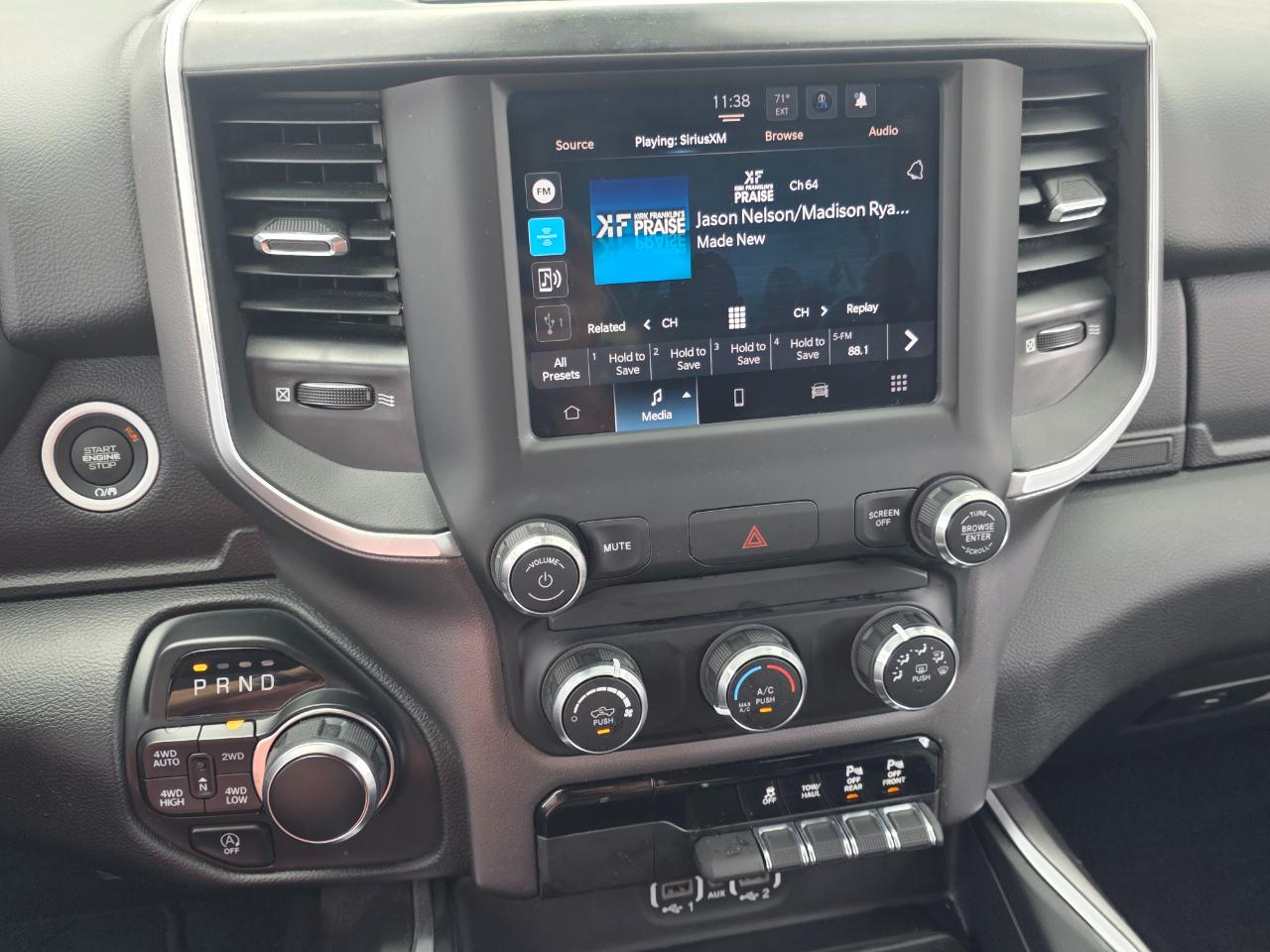 RAM 1500 Big Horn Crew Cab SWB 4WD 2022