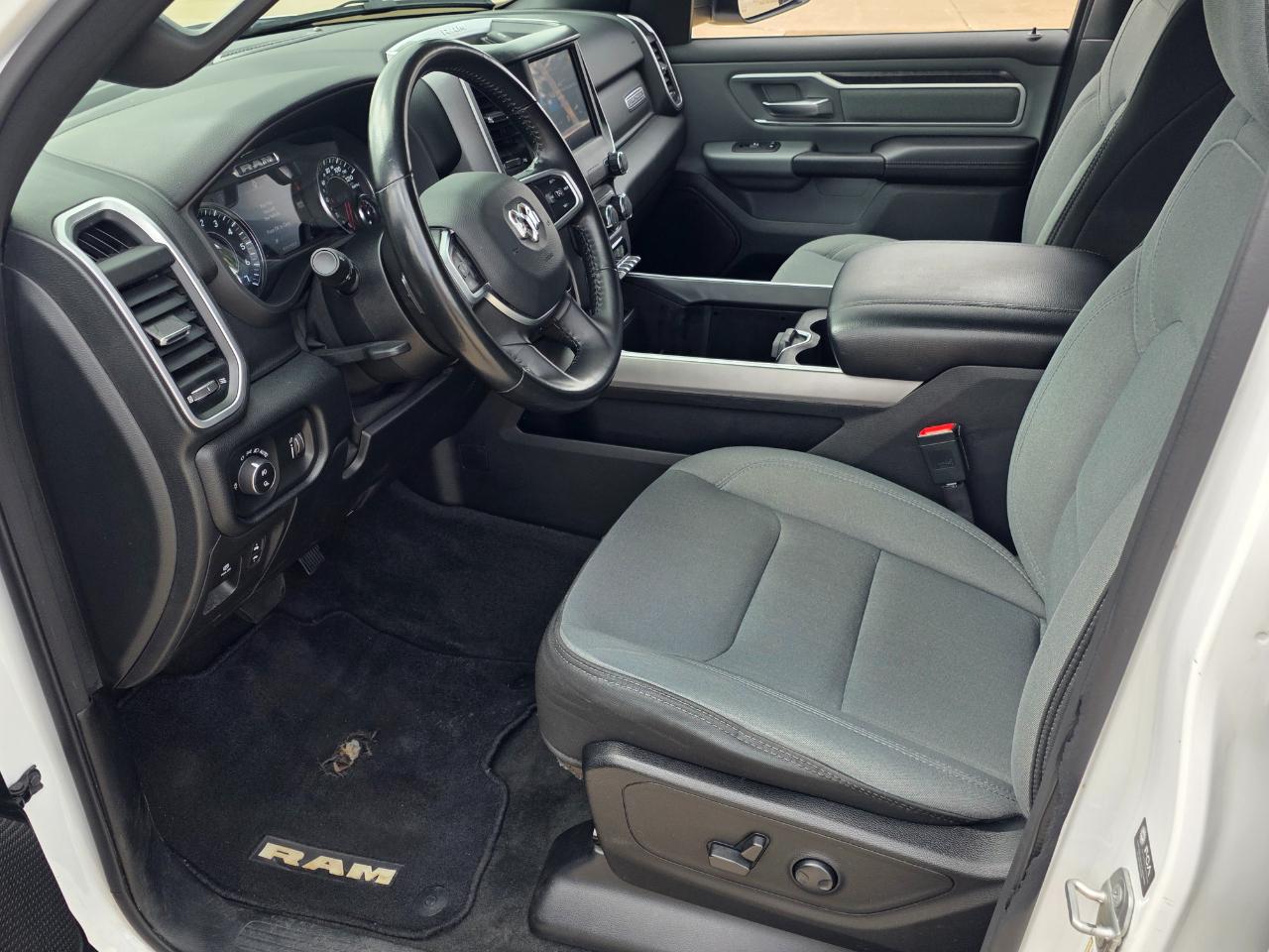 RAM 1500 Big Horn Crew Cab SWB 4WD 2022