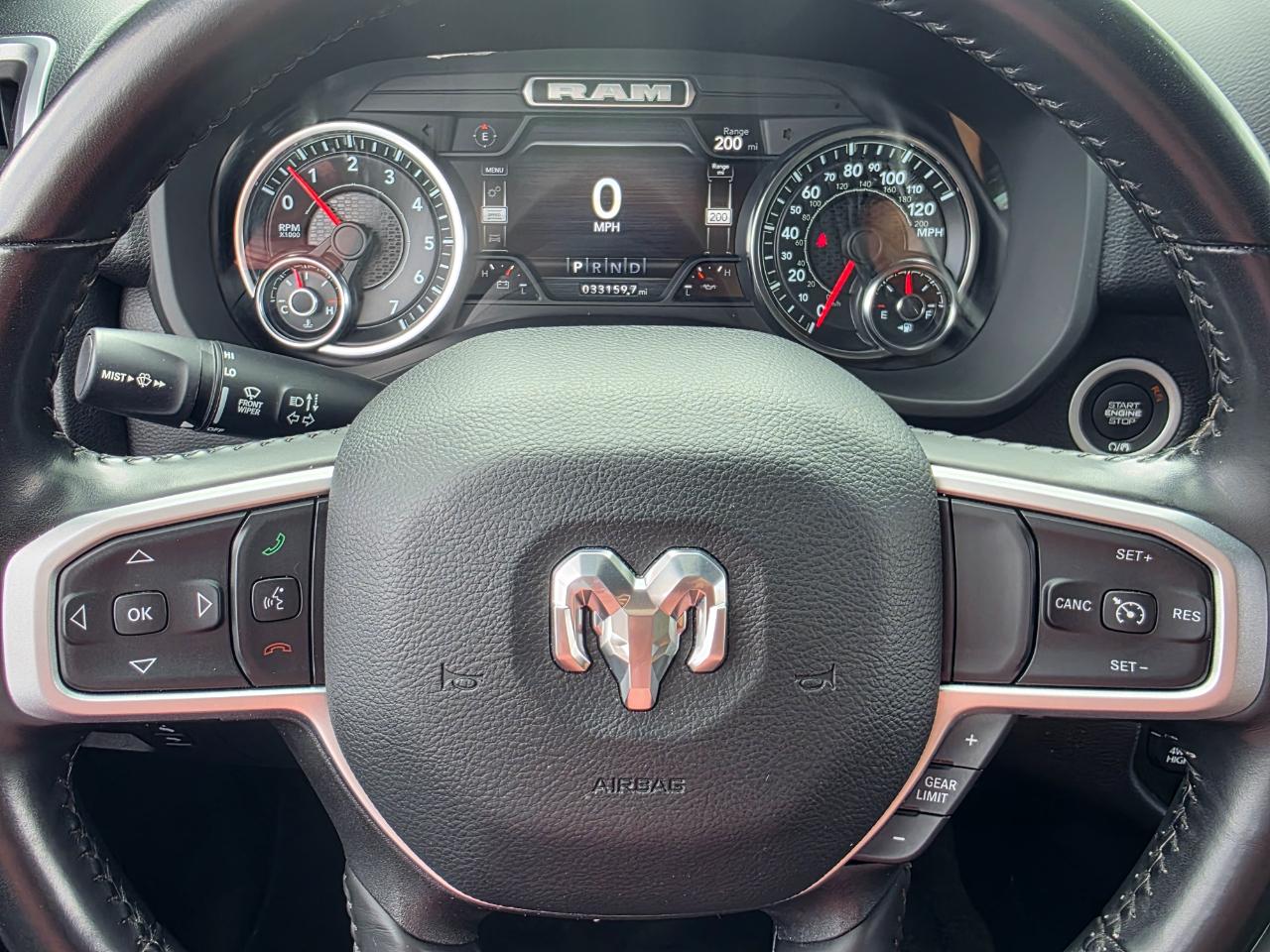 RAM 1500 Big Horn Crew Cab SWB 4WD 2022