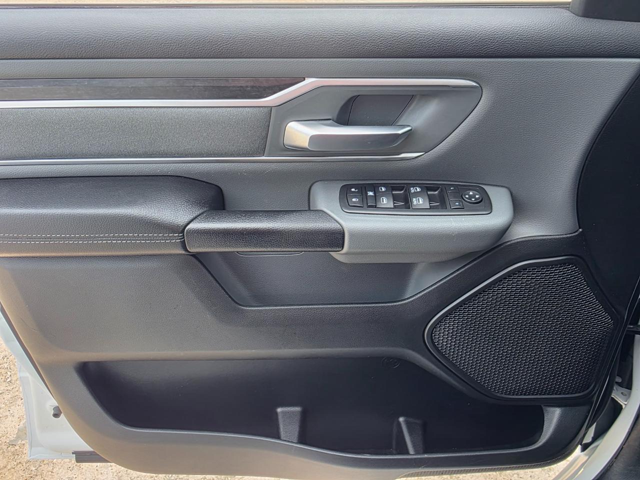 RAM 1500 Big Horn Crew Cab SWB 4WD 2022