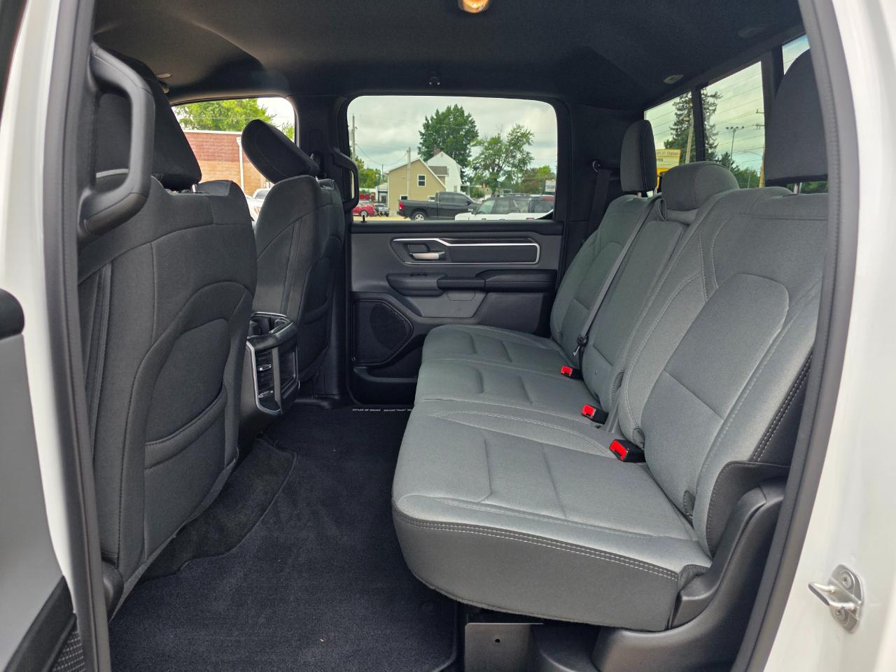 RAM 1500 Big Horn Crew Cab SWB 4WD 2022