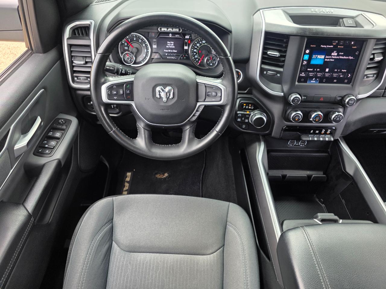 RAM 1500 Big Horn Crew Cab SWB 4WD 2022