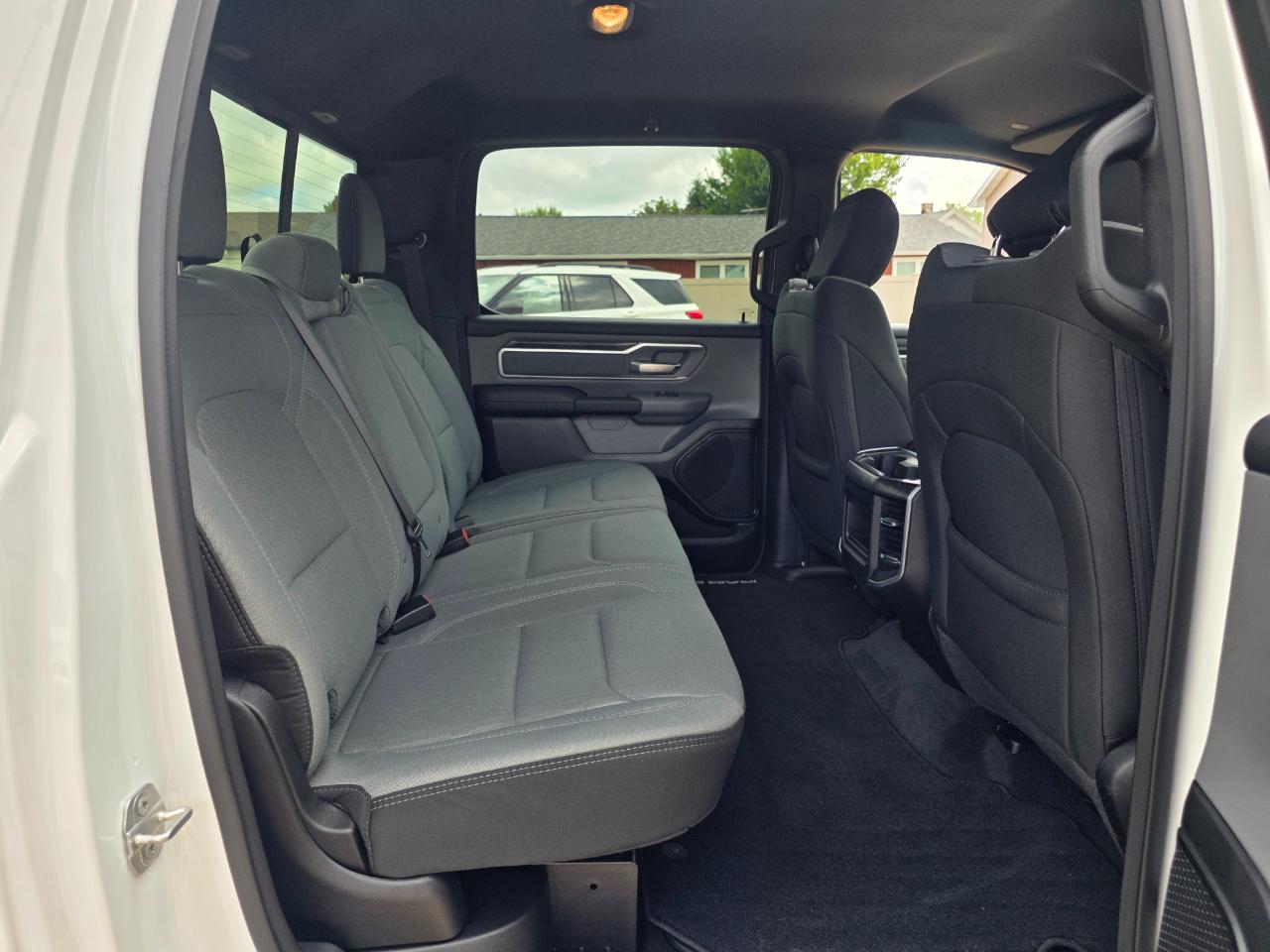 RAM 1500 Big Horn Crew Cab SWB 4WD 2022