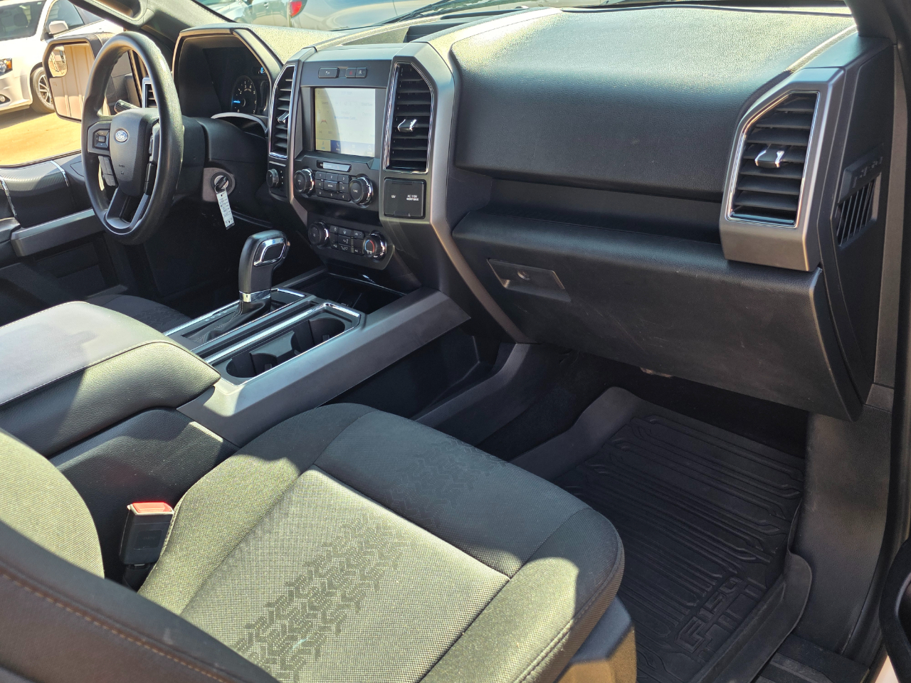 2020 Ford F-150 XLT photo 22