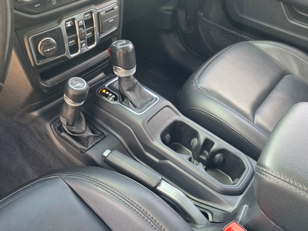 Jeep Wrangler Unlimited Sahara Altitude 2021