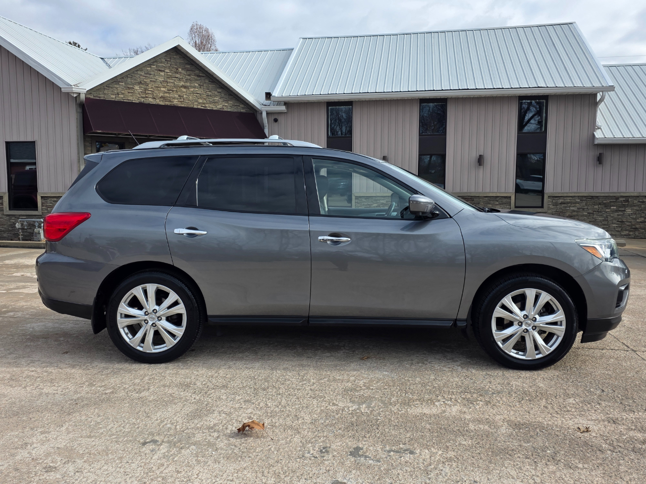 Nissan Pathfinder Platinum 4WD 2018