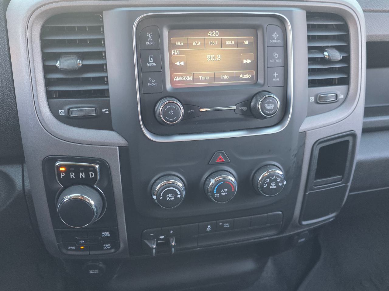 RAM 1500 Classic Tradesman Quad Cab 4WD 2021