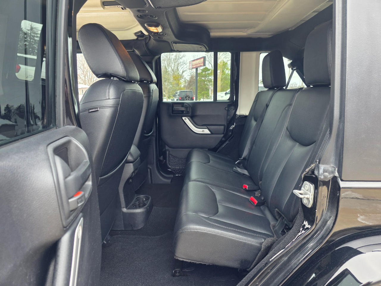 Jeep Wrangler Unlimited Sahara 4WD 2016