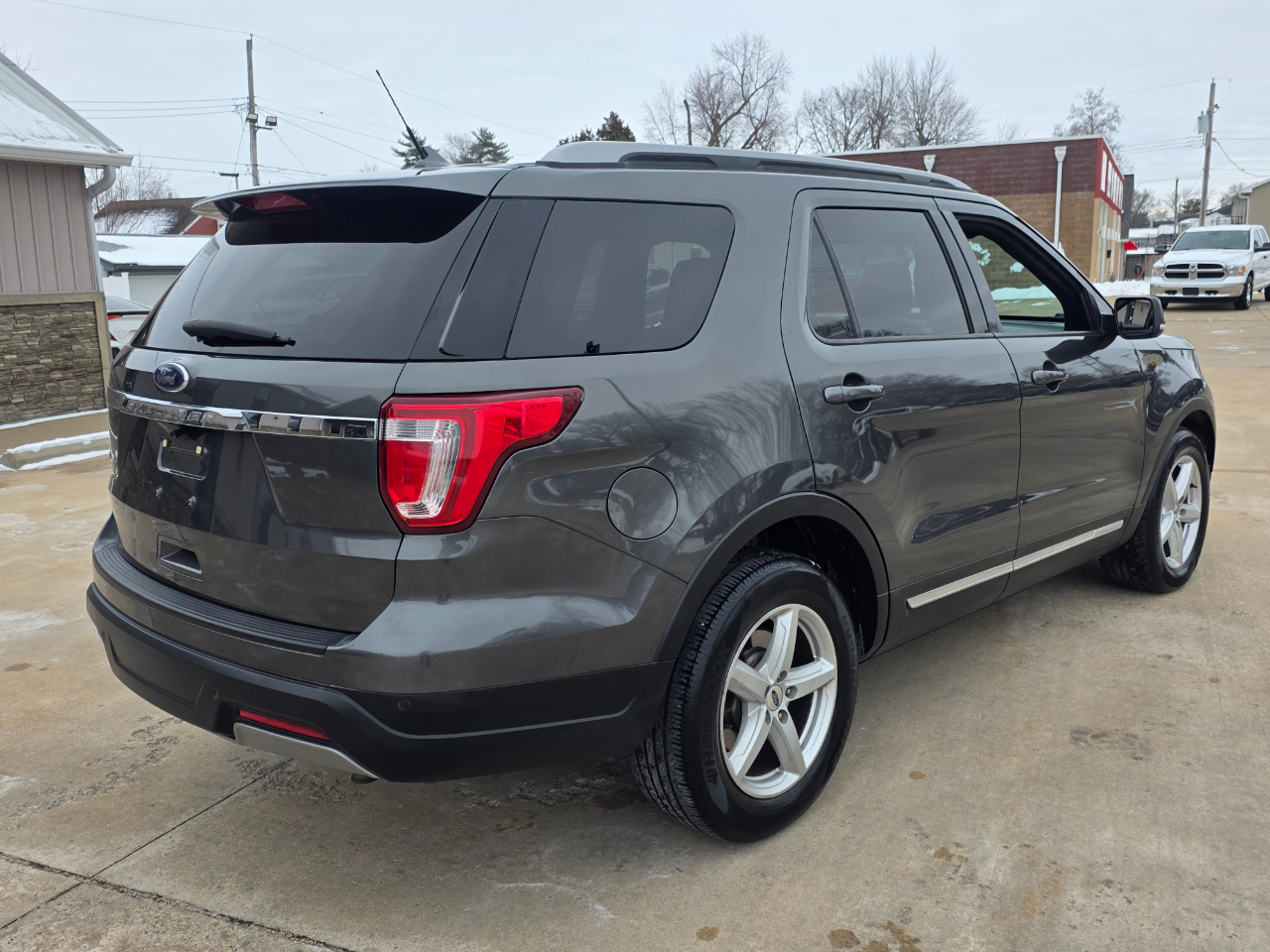 Ford Explorer XLT FWD 2019