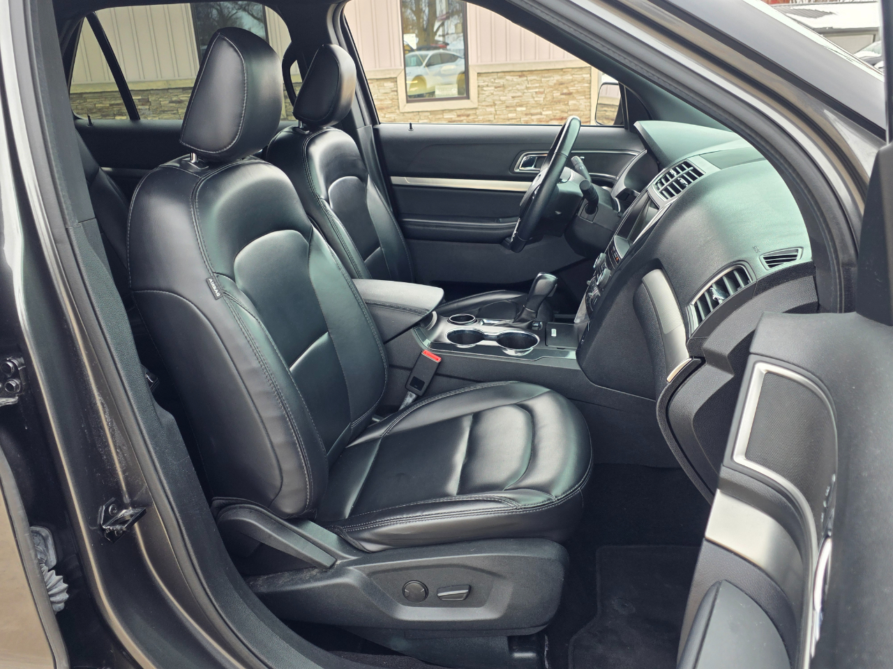 Ford Explorer XLT FWD 2019