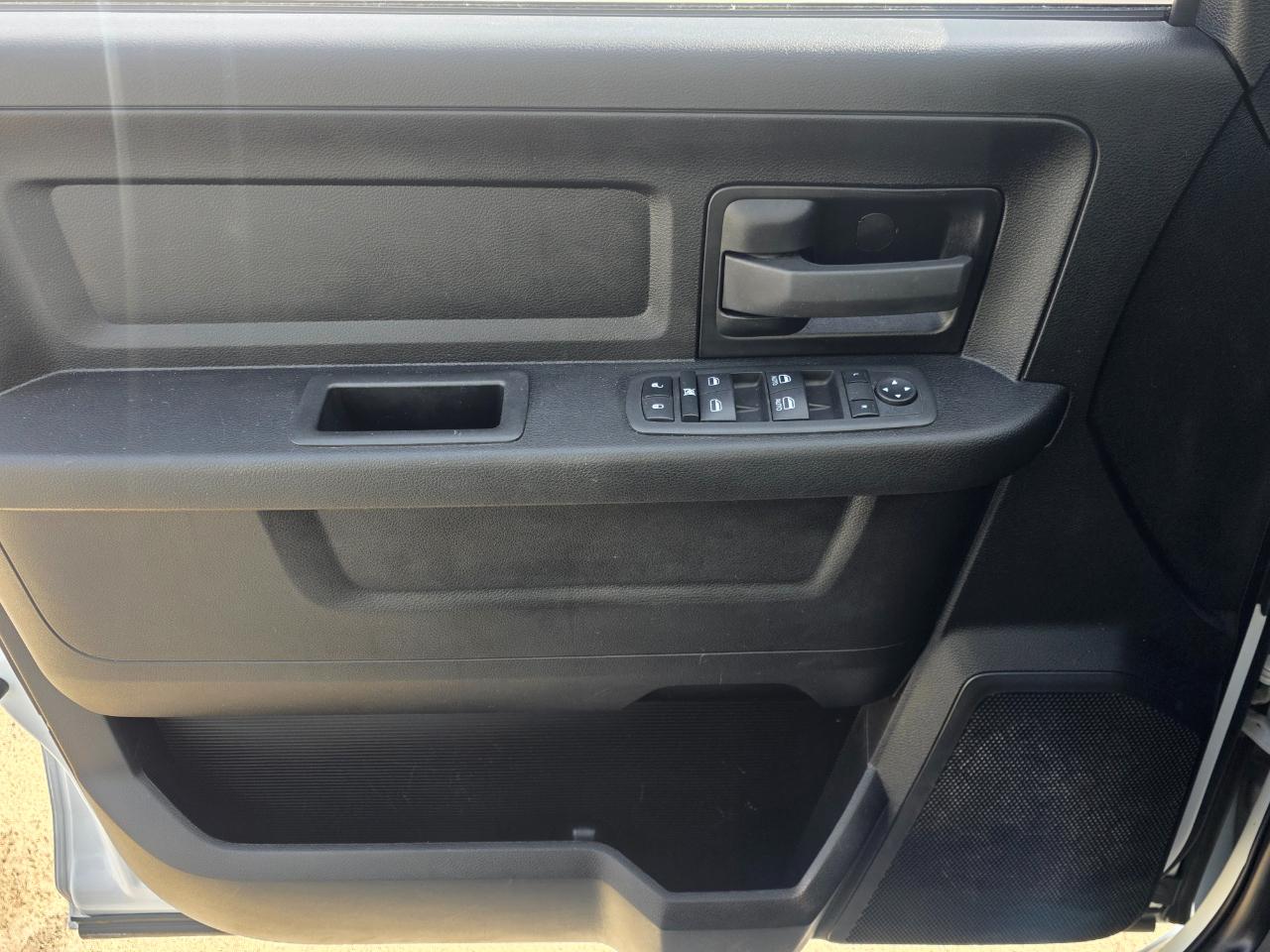 RAM 3500 Tradesman Crew Cab 4WD 2022