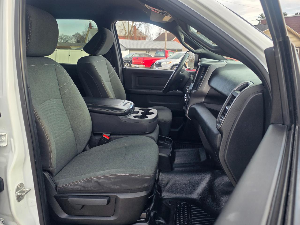 RAM 3500 Tradesman Crew Cab 4WD 2022