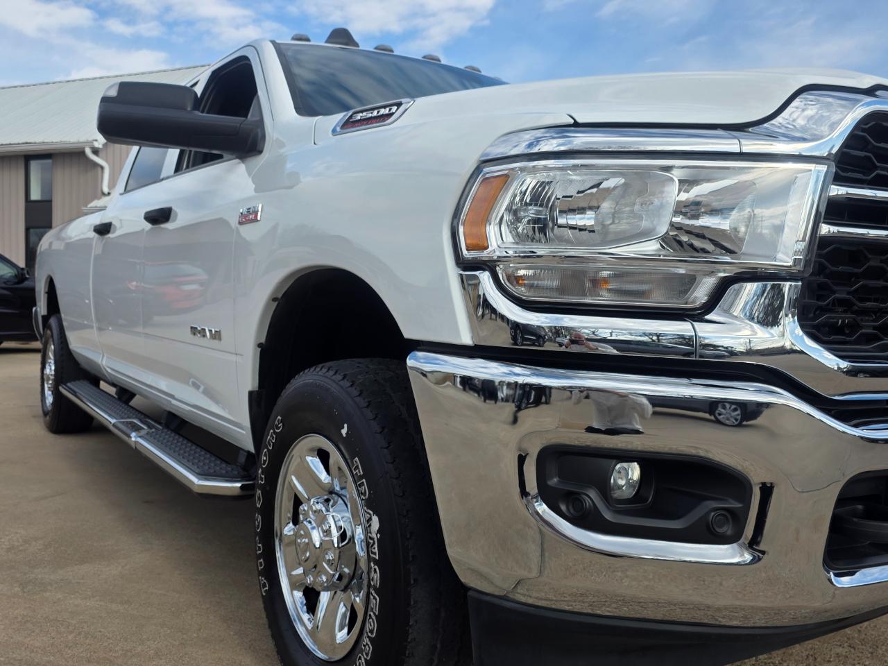 RAM 3500 Tradesman Crew Cab 4WD 2022