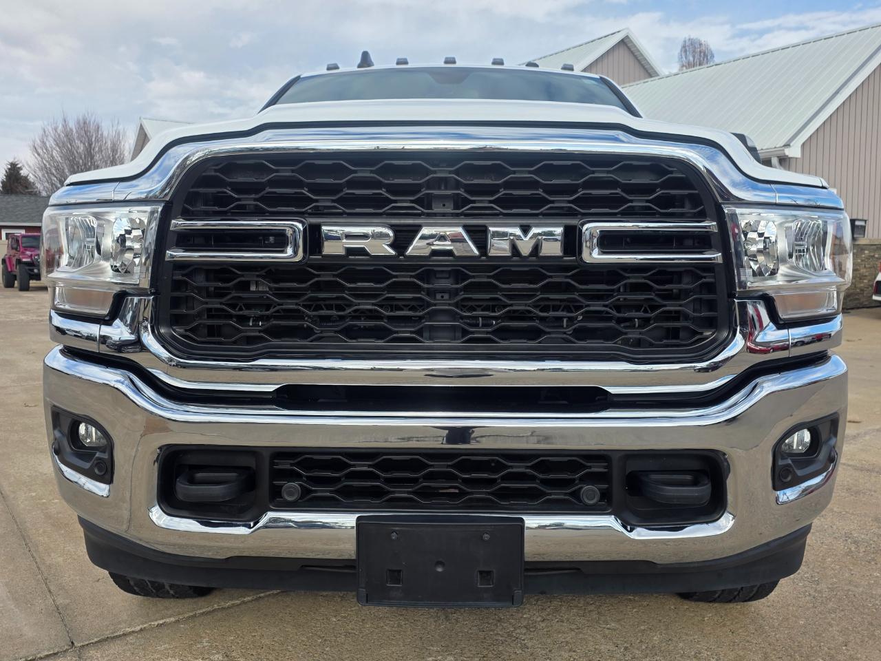 RAM 3500 Tradesman Crew Cab 4WD 2022