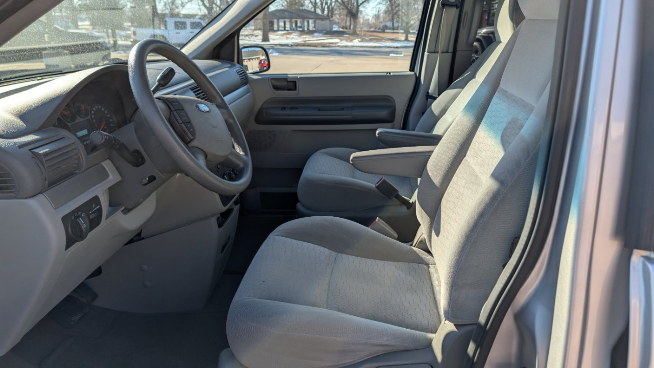 Ford Freestar SE 2005