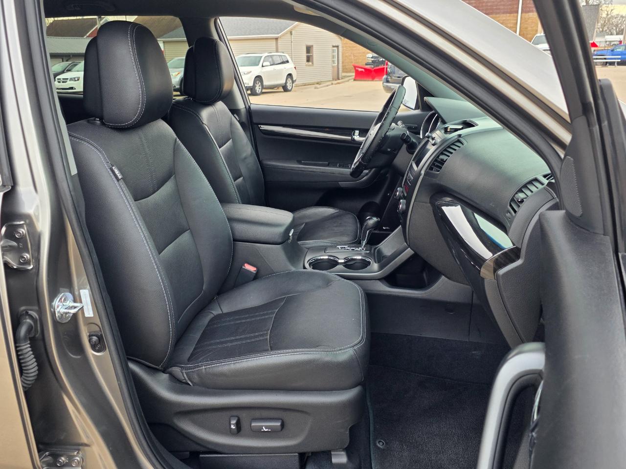 Kia Sorento EX V6 2WD 2012