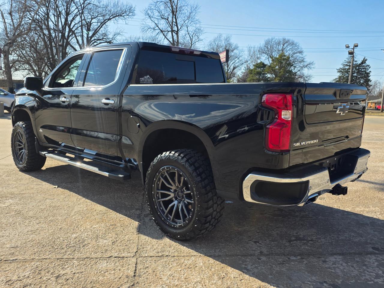 Chevrolet Silverado 1500 LTZ Crew Cab 4WD 2022