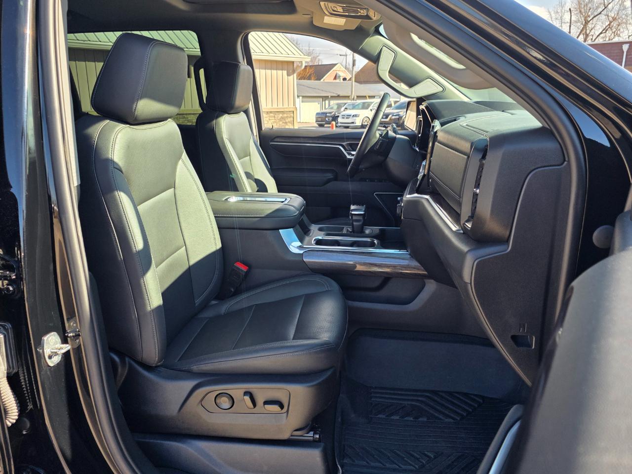 Chevrolet Silverado 1500 LTZ Crew Cab 4WD 2022