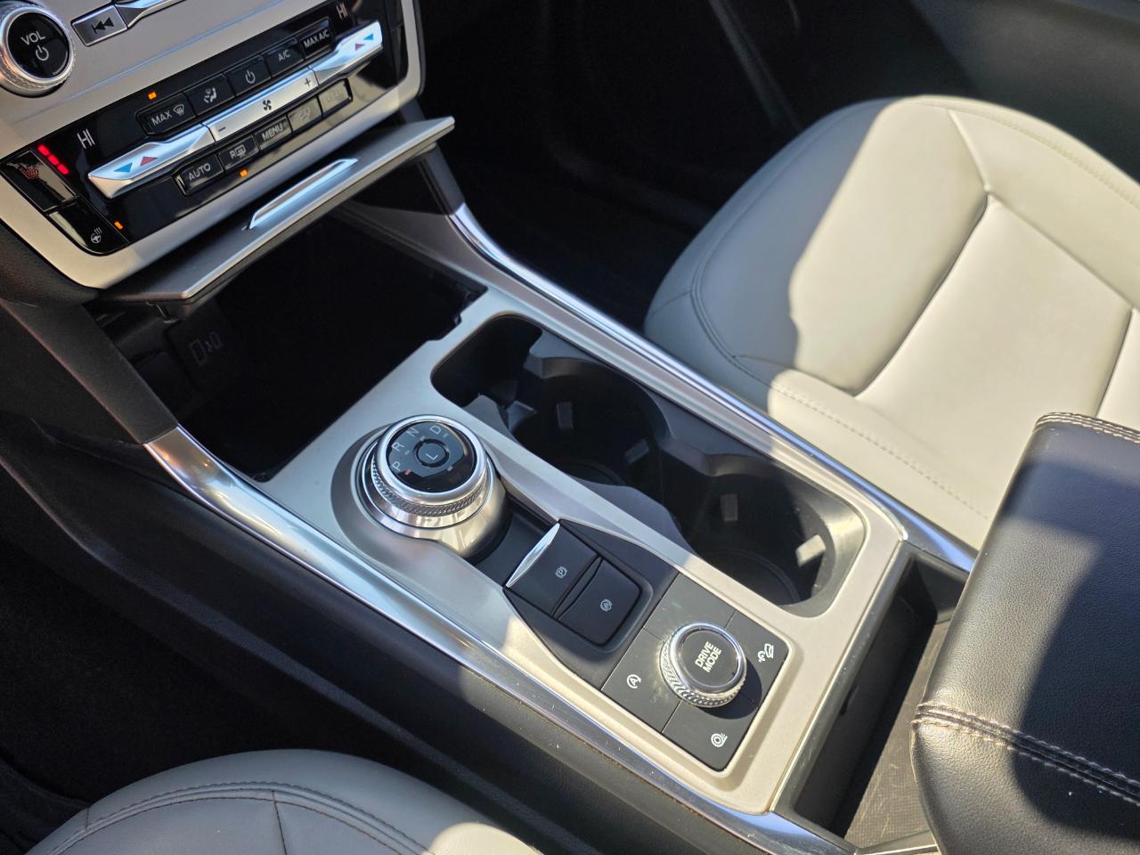 Ford Explorer XLT AWD 2021