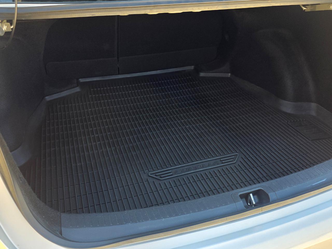 Toyota Corolla LE 2022