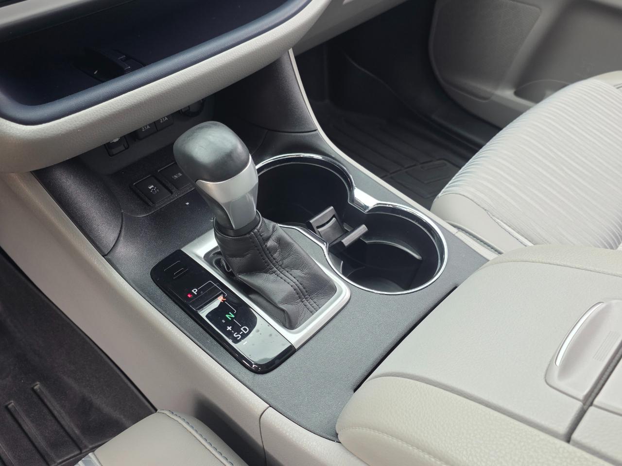 Toyota Highlander LE Plus AWD V6 2019