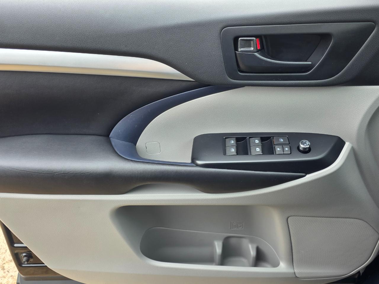 Toyota Highlander LE Plus AWD V6 2019