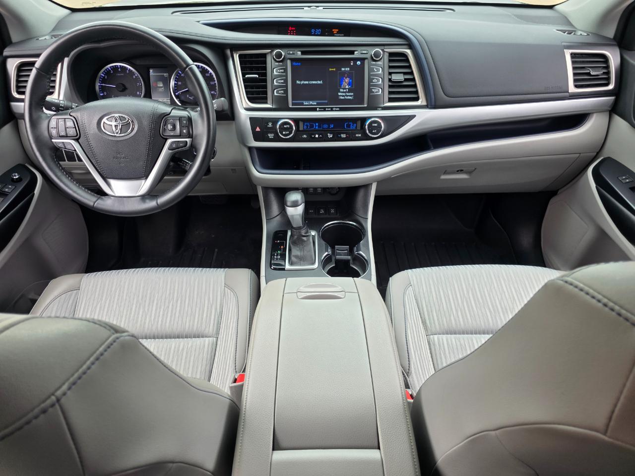 Toyota Highlander LE Plus AWD V6 2019