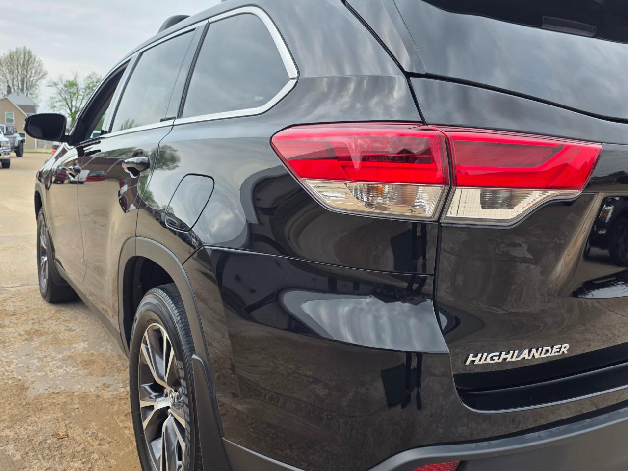 Toyota Highlander LE Plus AWD V6 2019