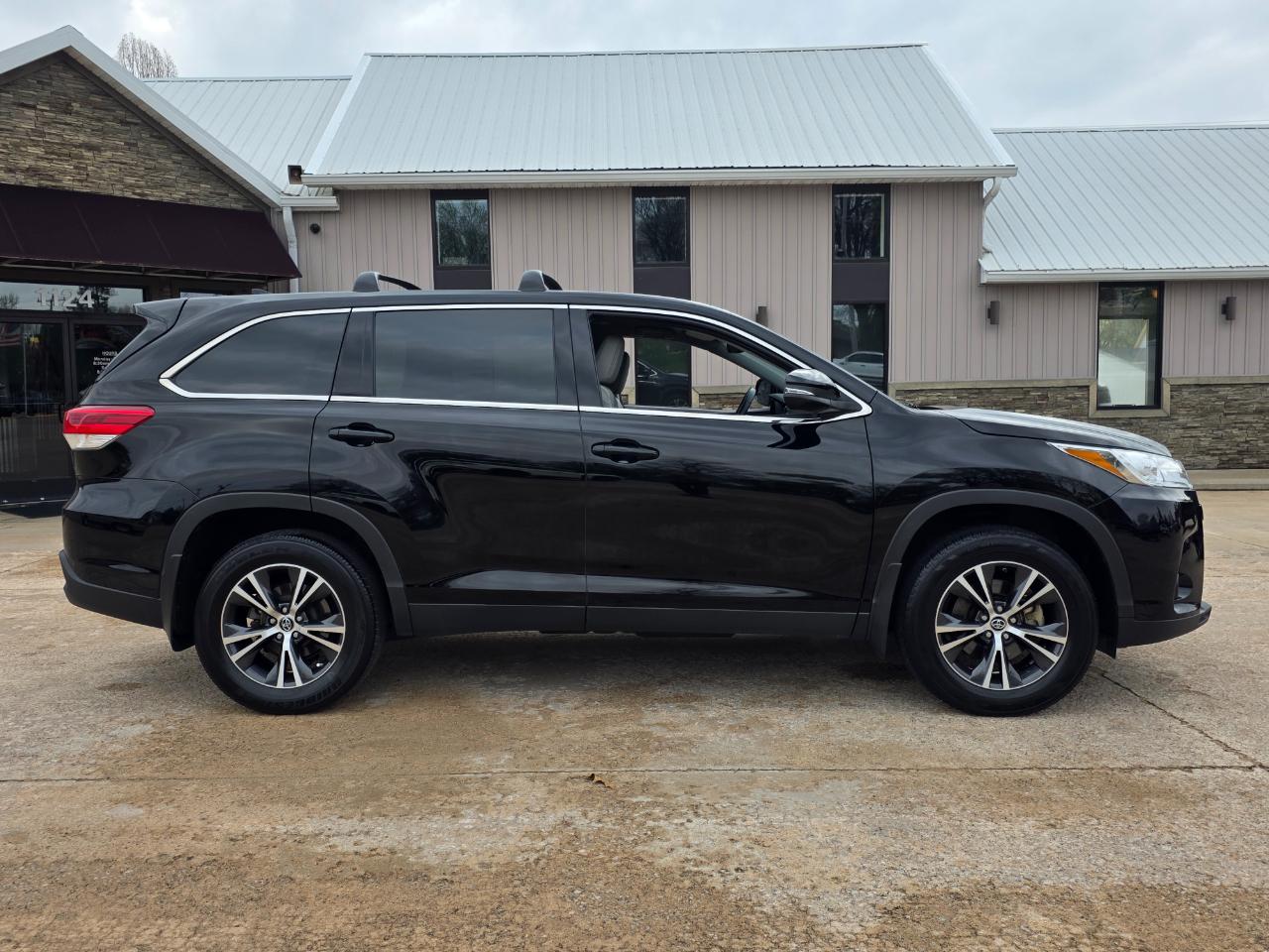 Toyota Highlander LE Plus AWD V6 2019