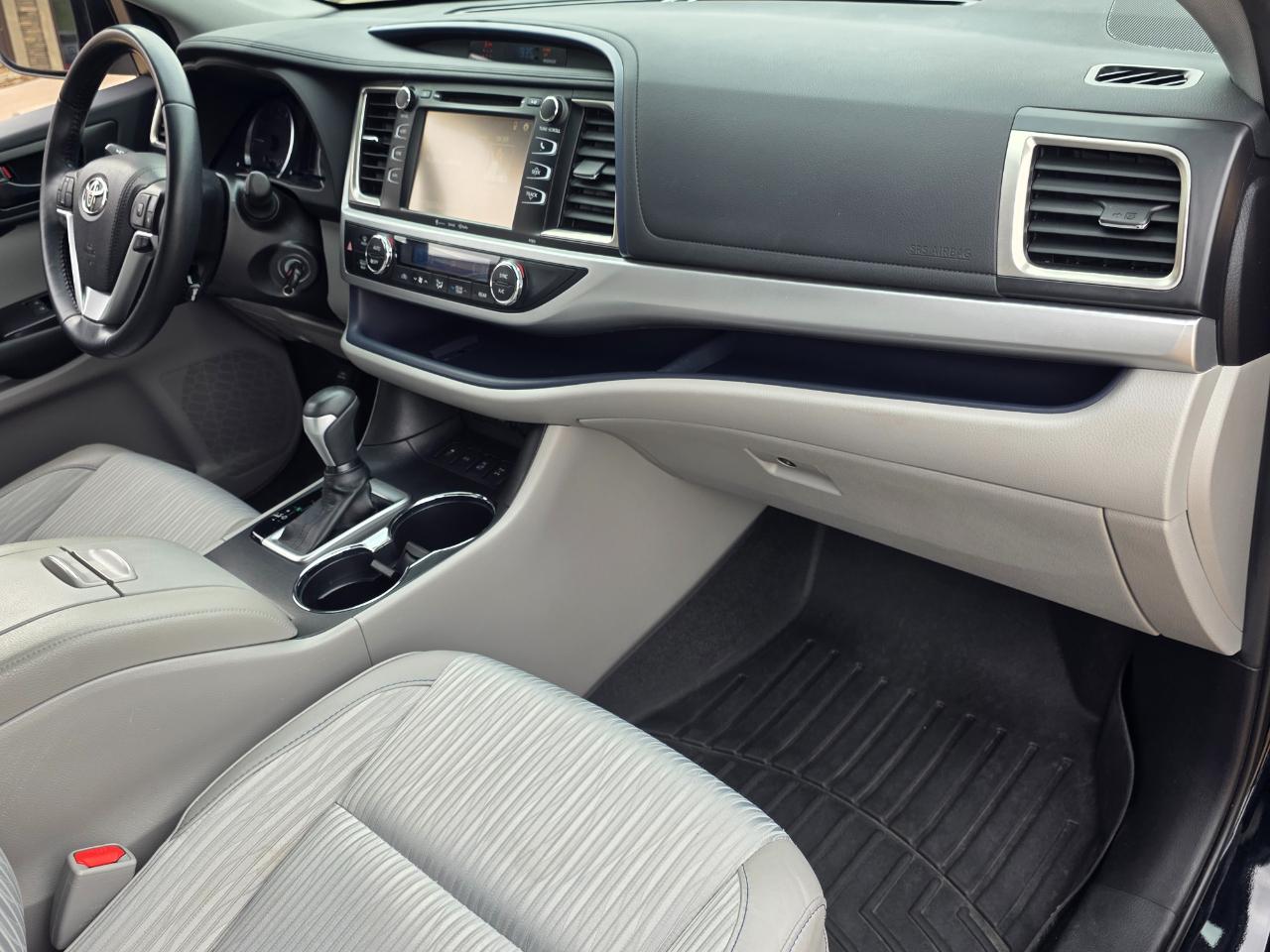 Toyota Highlander LE Plus AWD V6 2019