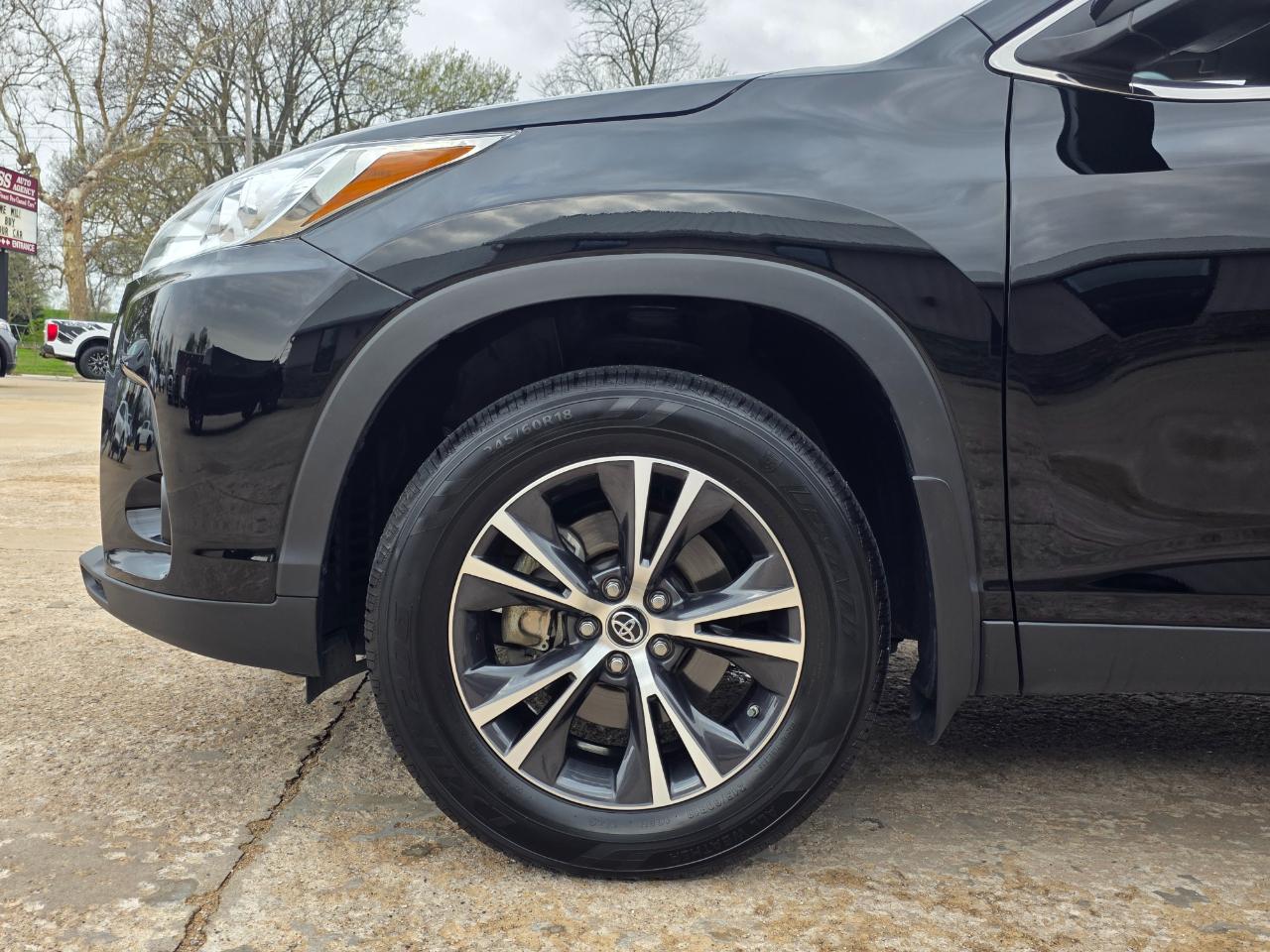 Toyota Highlander LE Plus AWD V6 2019