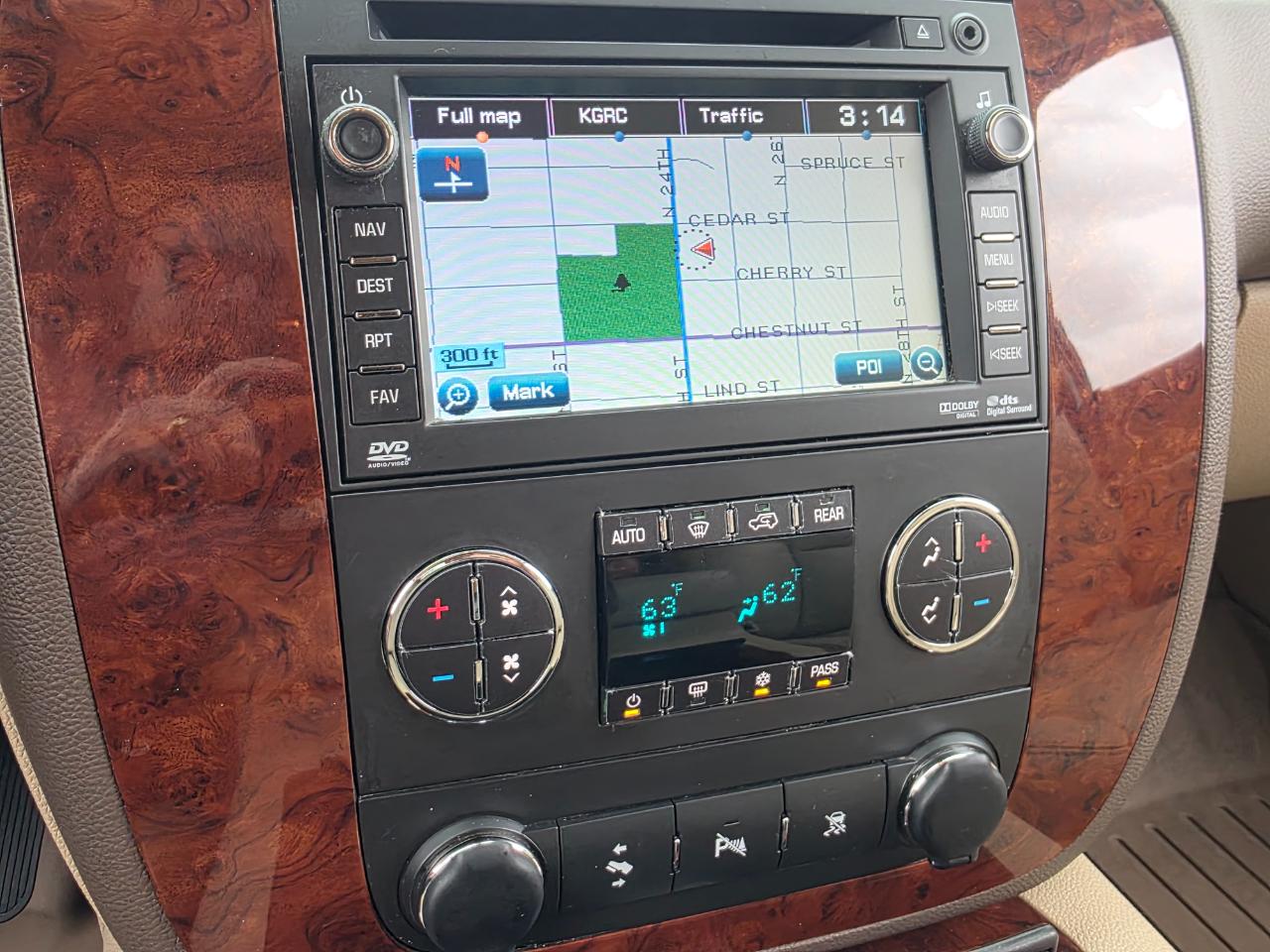 Chevrolet Tahoe LTZ 4WD 2011