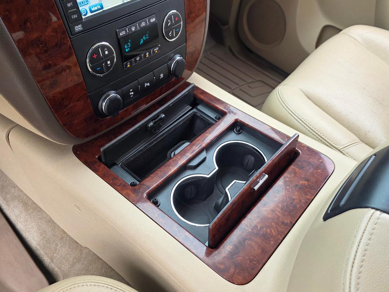 Chevrolet Tahoe LTZ 4WD 2011