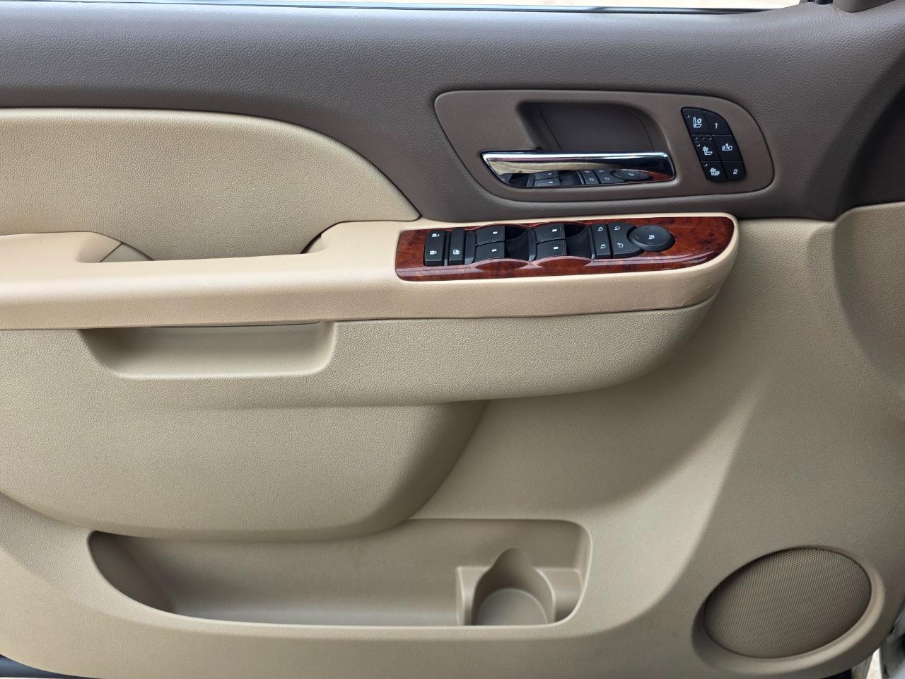 Chevrolet Tahoe LTZ 4WD 2011