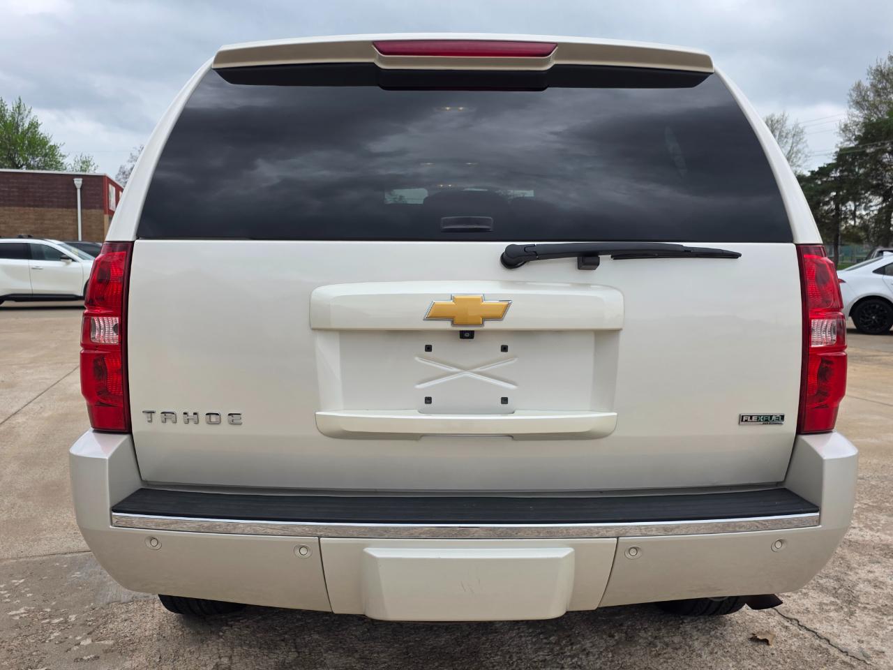 Chevrolet Tahoe LTZ 4WD 2011