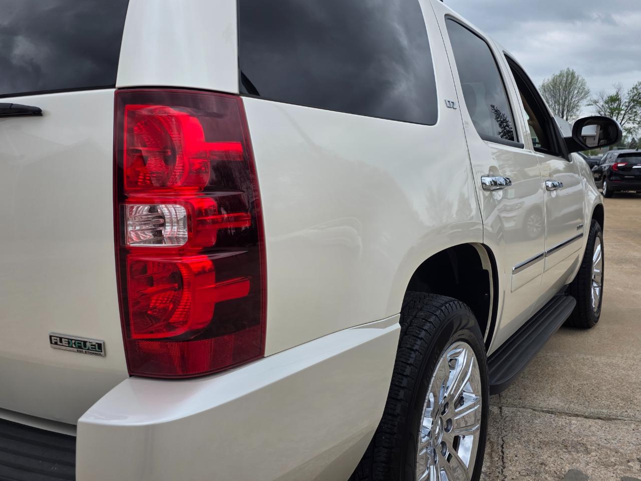 Chevrolet Tahoe LTZ 4WD 2011