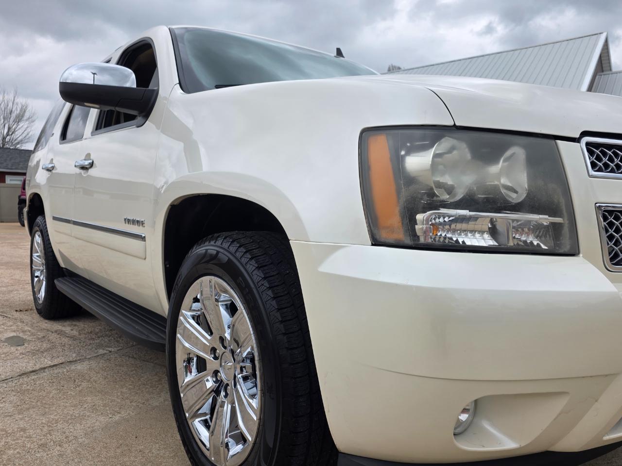 Chevrolet Tahoe LTZ 4WD 2011